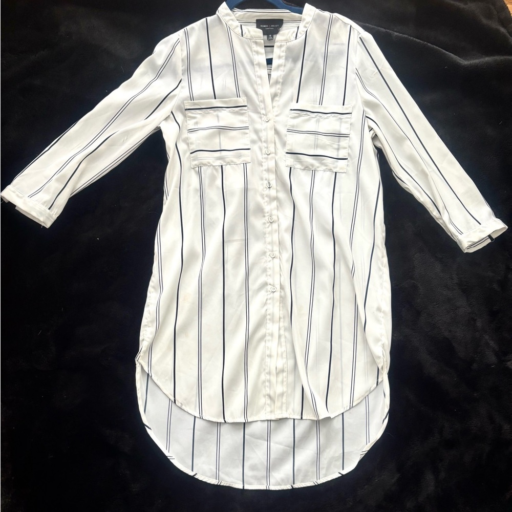 Romeo & Juliet Couture White and Black Striped dress shirt